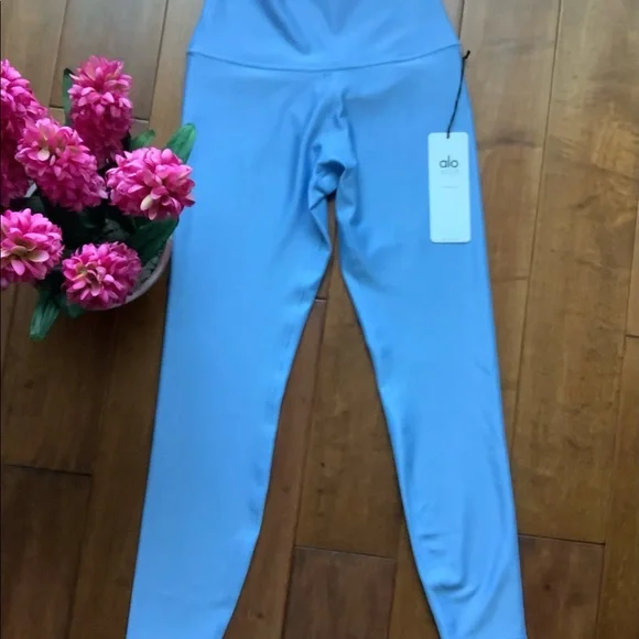 ALO YOGA Airlift Leggings - Picture 6 of 7